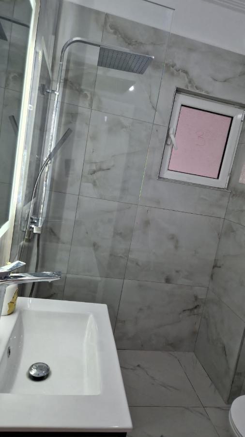 Pirro Luxury Apartment Саранде Екстериор снимка